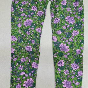 Green Leggings with Purple Flowers L109